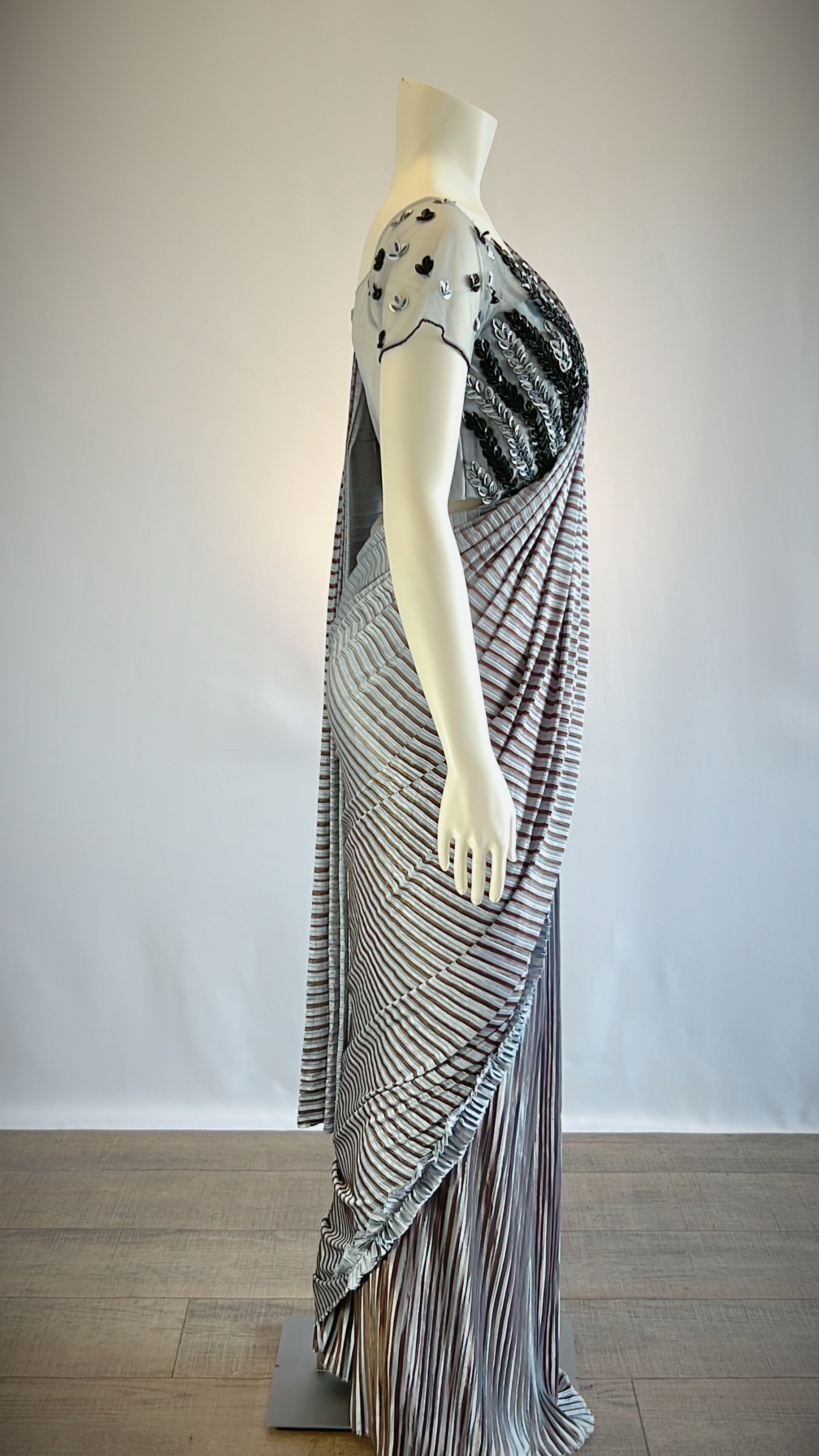 Graceful Gray Crushed Georgette Ready-Pleated Saree with Stitched Blouse