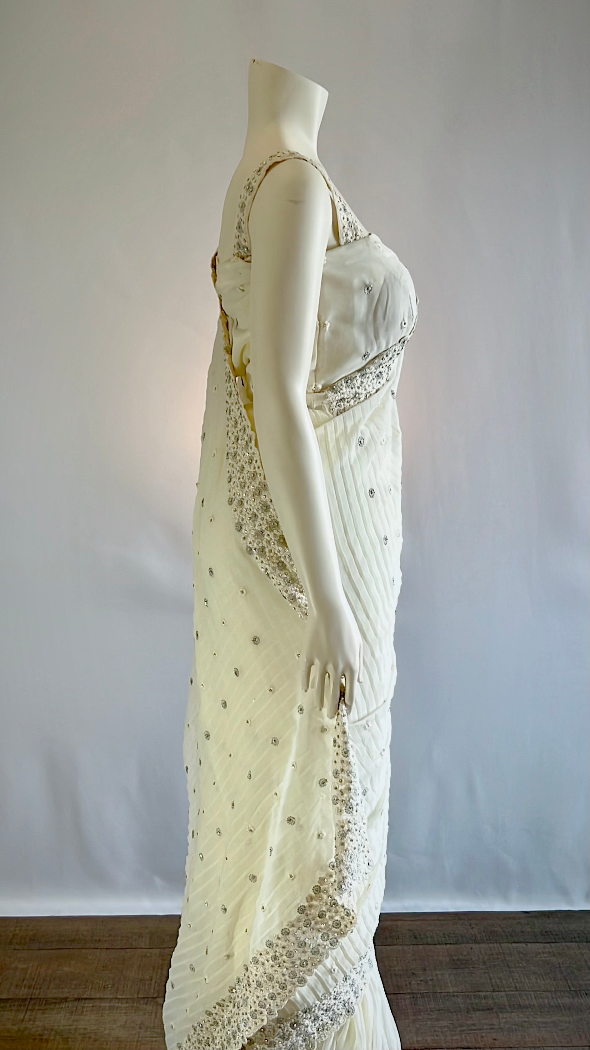 Cream Georgette Ready-to-Wear Saree with Designer Blouse - Elegant Fashion for Discerning Women | Buy Now