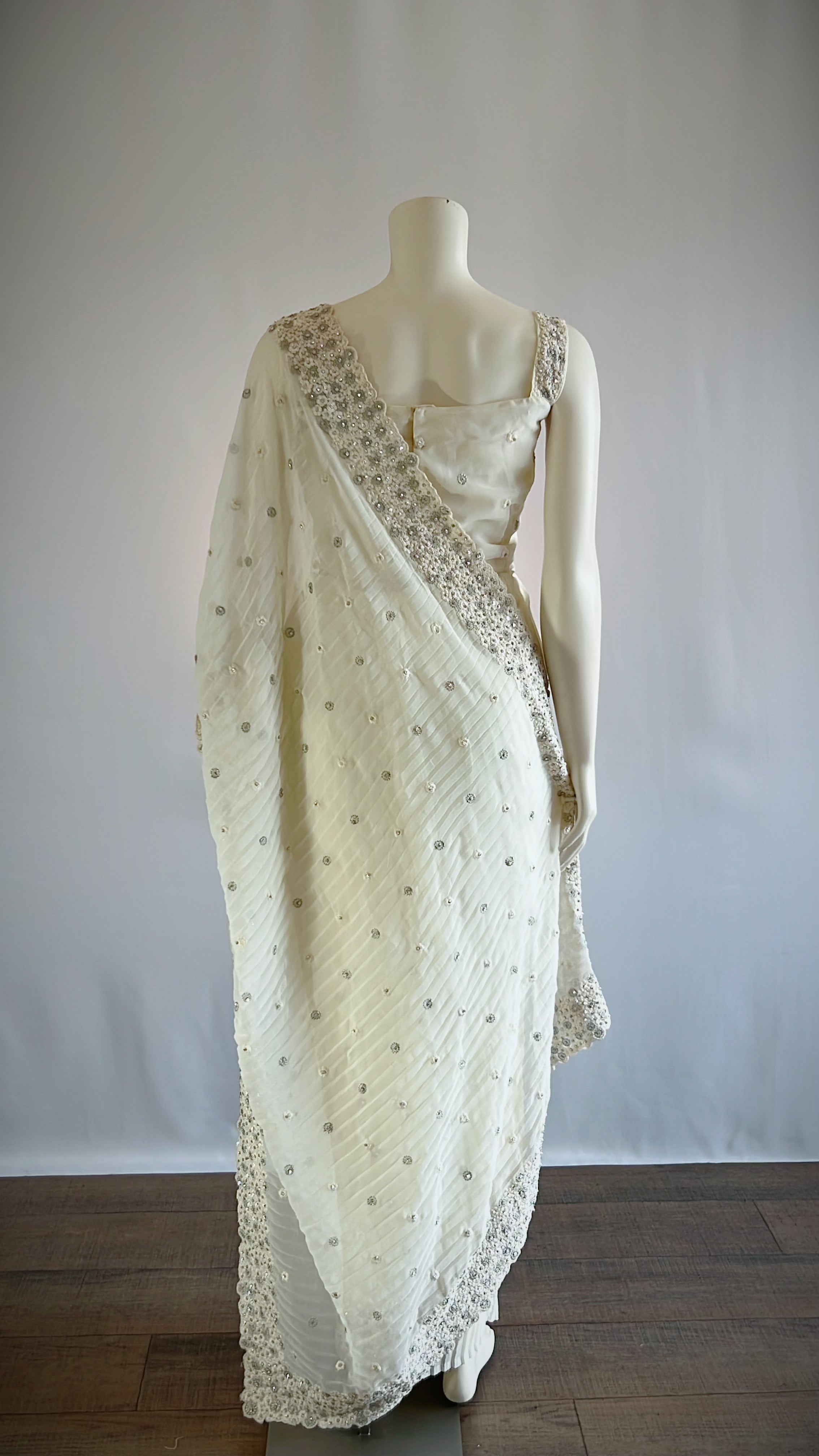 Cream Georgette Ready-to-Wear Saree with Designer Blouse - Elegant Fashion for Discerning Women | Buy Now