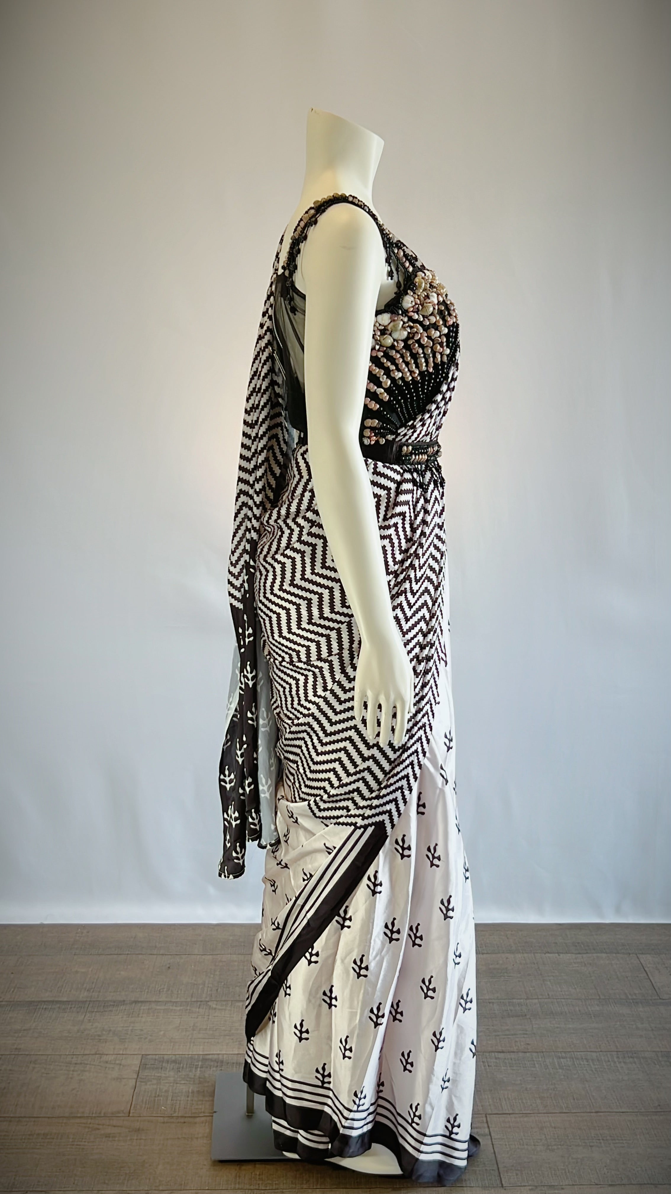 Pre-Stitched Printed Black and White Saree with Seashell Embroidery Blouse