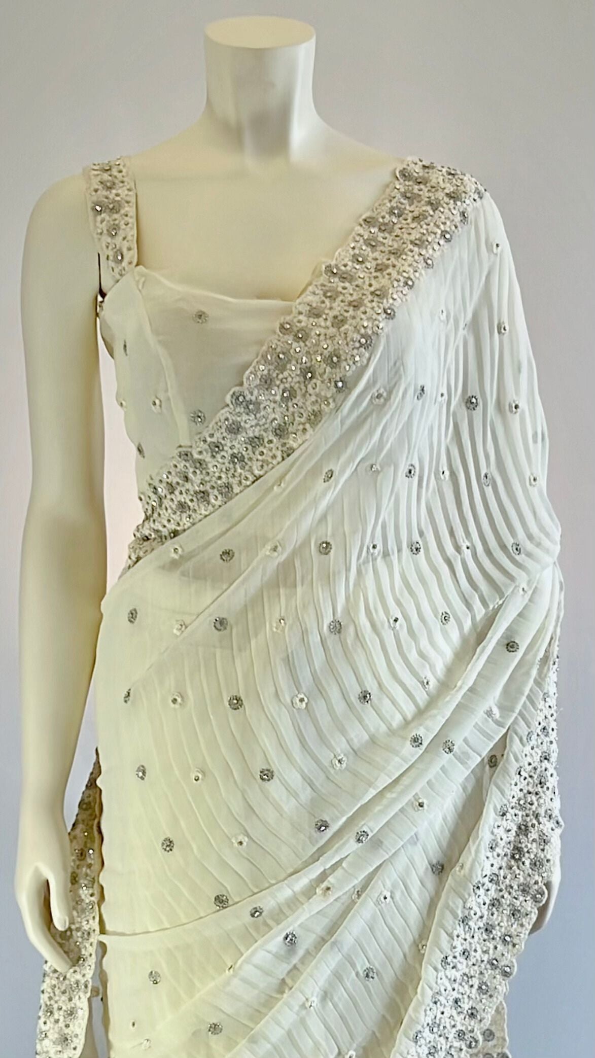 Cream Georgette Ready-to-Wear Saree with Designer Blouse - Elegant Fashion for Discerning Women | Buy Now